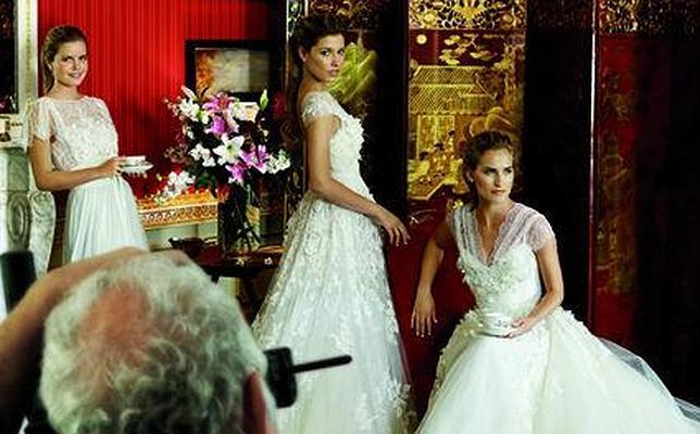 Jóvenes aristócratas se visten de blanco para Pronovias