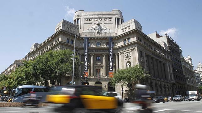 Clientes de CatalunyaCaixa recuperan su inversión en preferentes a través del arbitraje