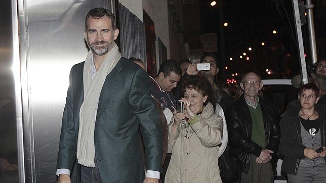 La Reina visita al Rey en el hospital