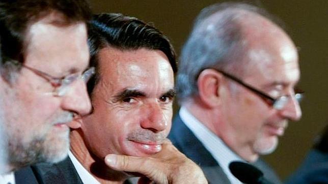 Rajoy acompañará hoy a Aznar en la presentación de sus memorias