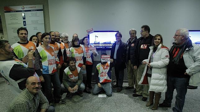 Telemadrid, en negro por la protesta de los trabajadores contra los 925 despidos