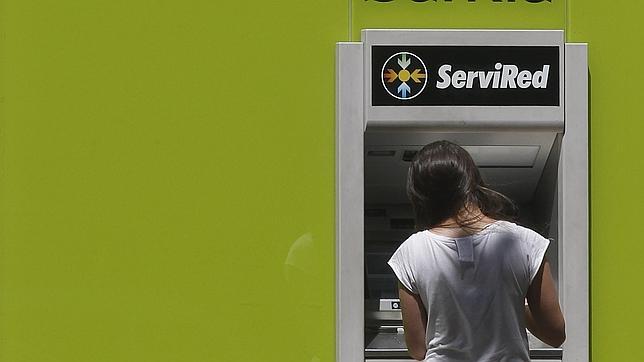 Bankia ajustará su plantilla en 6.000 personas y cerrará 1.100 oficinas