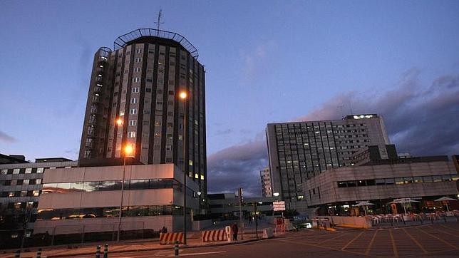 Sanidad contratará más médicos para ampliar por la tarde el horario de atención en hospitales