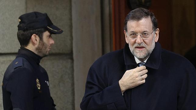 Rajoy analiza el recorte de concejales y sueldos de alcaldes con el presidente de la FEMP