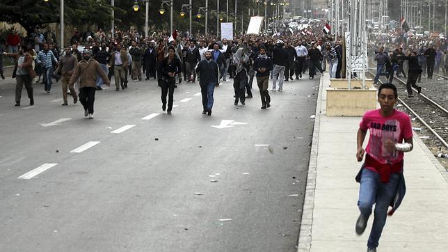 Dos muertos en los choques entre partidarios y detractores de Mursi