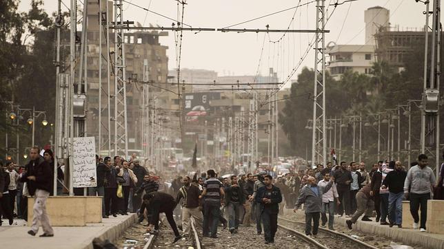 Dos muertos en los choques entre partidarios y detractores de Mursi