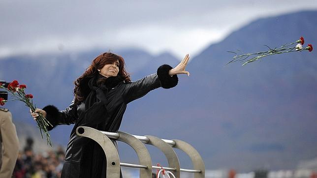 Cristina Kirchner reivindica la nacionalización de la petrolera YPF