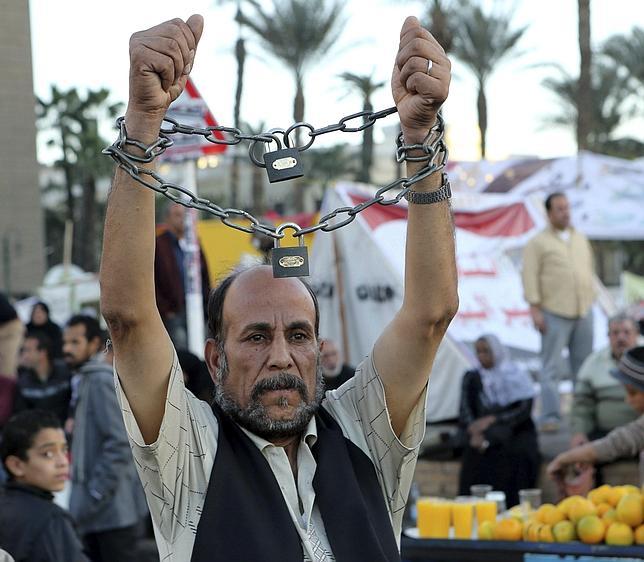 El Ejército egipcio invita al diálogo nacional para «evitar la catástrofe»