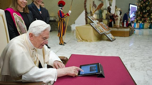 El primer «tuit» de Benedicto XVI alcanza más de ochenta mil «retuits»