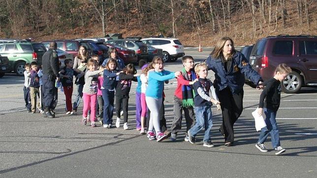 Sandy Hook, la escuela de un barrio tranquilo