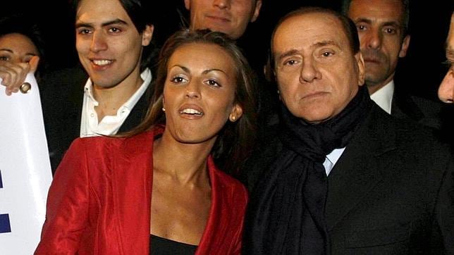 camisa Perfecto Indica Así es Francesca Pascale, la «novia» de Berlusconi