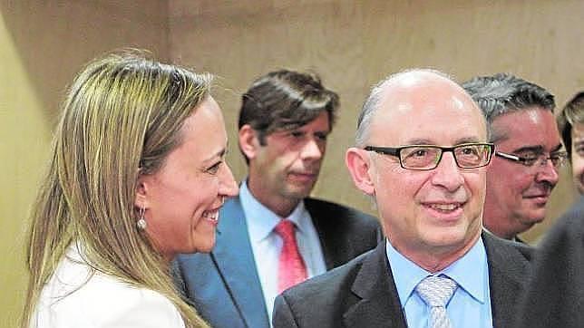 Los funcionarios gallegos verán recortados sus ingresos en torno al 4% de media