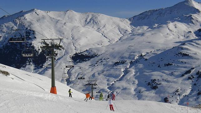 Las estaciones de esquí, listas para las Navidades con 600 km esquiables