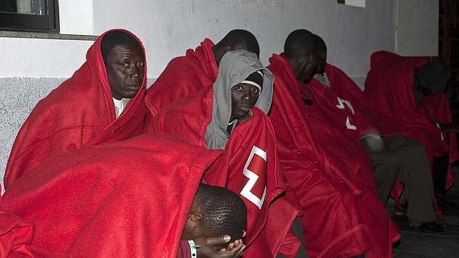 Llega a la isla de El Hierro una patera con 43 inmigrantes a bordo