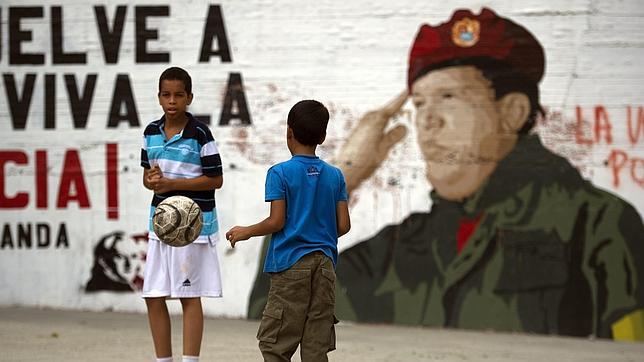 La oposición venezolana llama a mantener la calma y confiar en la Constitución