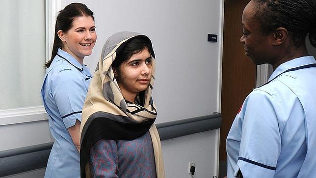 Malala recibe el alta médica tres meses después de la agresión talibán