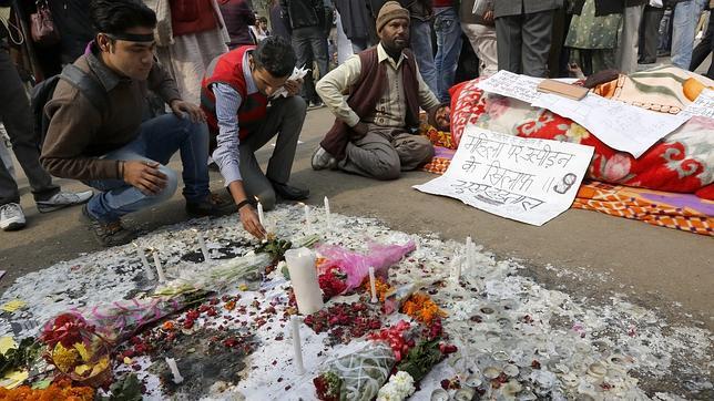 El padre de la estudiante india violada revela el nombre de su hija