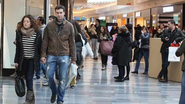 Las rebajas alivian la caída de ventas