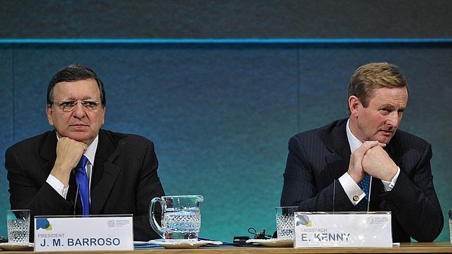 La troika aconseja la recapitalización directa de los bancos irlandeses