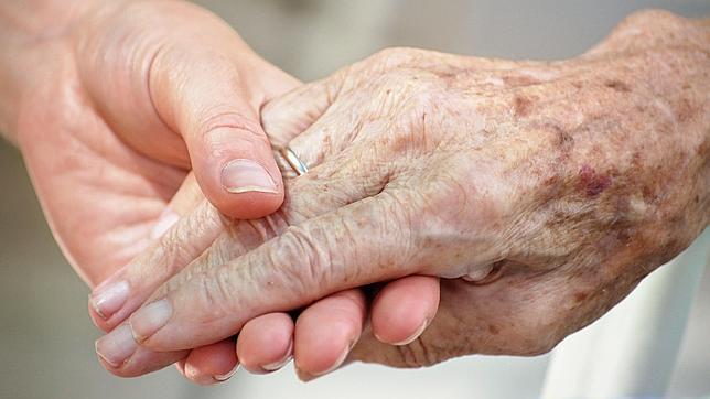 ¿A quién le apetece acariciar a un anciano?