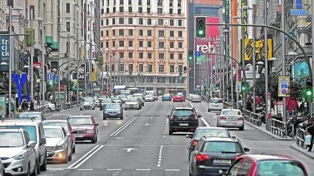 La crisis retira de la circulación a 62.000 vehículos al día en Madrid
