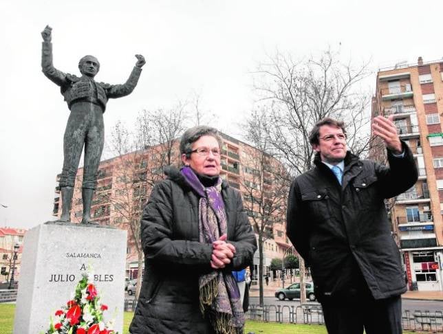 Homenaje a Julio Robles y a la Fiesta Nacional