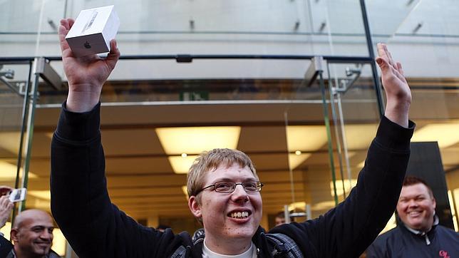 Apple frena la producción del iPhone 5 por falta de demanda