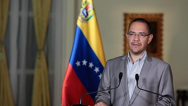 Chávez evoluciona favorablemente aunque necesita medidas por insuficiencia