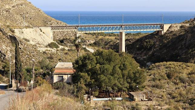 La línea Benidorm-Dénia del TRAM se «blinda» con 3,7 millones