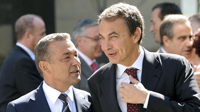 El Gobierno canario intenta salir de la crisis sin recortar la Administración