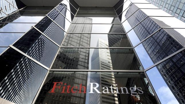 Fitch cree que España no pedirá ayuda en 2013, aunque su nota seguirá amenazada
