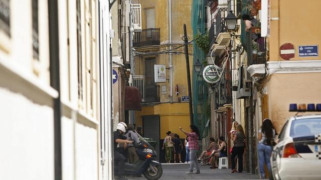 Valencia multará a los clientes de las prostitutas