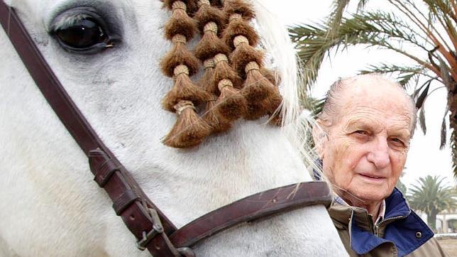 Ángel Peralta se perfila como ganador de la Medalla de Bellas Artes