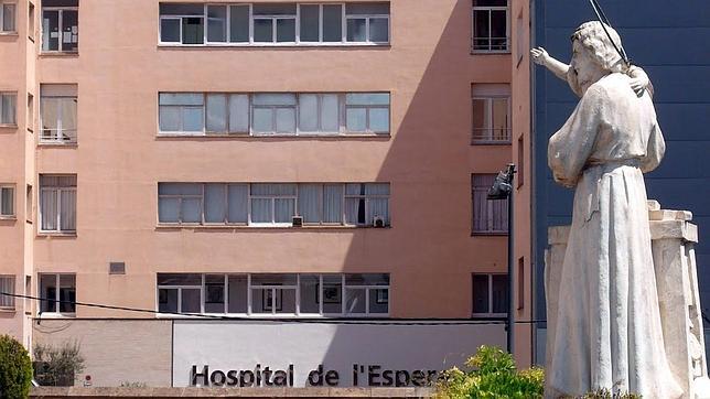 El uso de butacas de pago para acompañantes se generaliza en los hospitales catalanes
