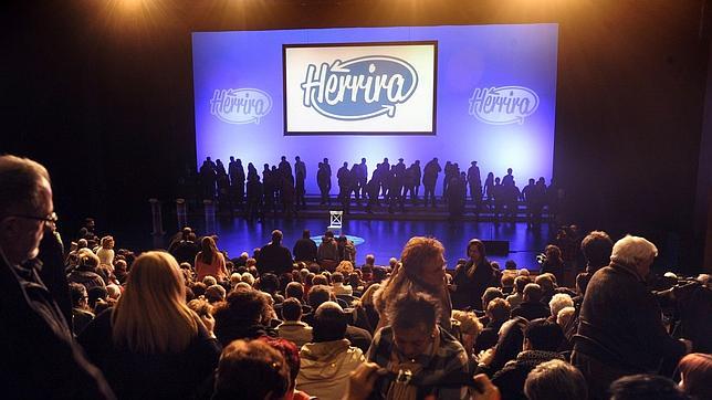 Bildu, con los presos de ETA