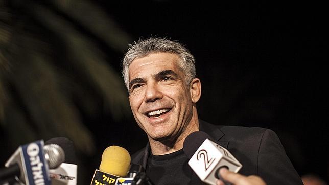 Netanyahu tendrá que abrirse al centro ante el auge del moderado Yair Lapid