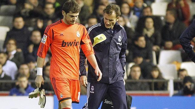 Casillas, baja entre ocho y doce semanas