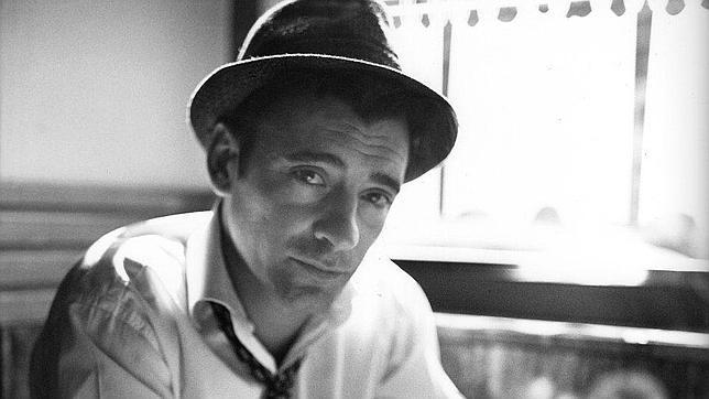 Tony Zenet es uno de los artistas que le cantan a febrero