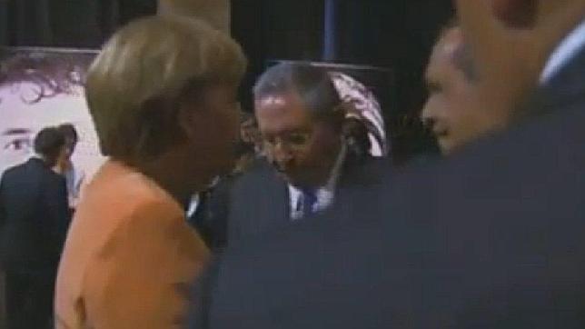 El día que Angela Merkel ignoró a Raúl Castro