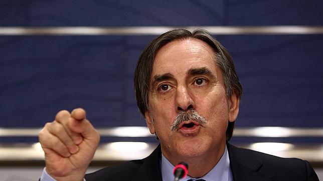 Valeriano Gómez: «El PSOE va a reestructurar la Fundación Ideas y eso incluirá posiblemente su dirección»