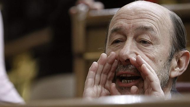 Rubalcaba pide «ejemplaridad» contra la corrupción; Rajoy le hace la «misma recomendación»