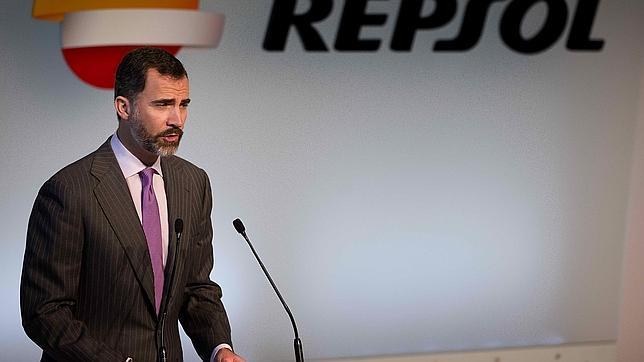 Don Felipe califica de «inaceptables» las tasas de desempleo en España