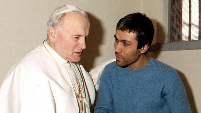 Alí Agca asegura que «Jomeini ordenó la muerte de Juan Pablo II»