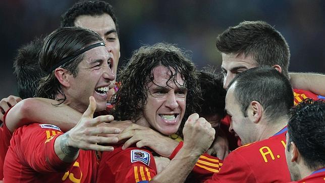Puyol, séptimo futbolista que llega a cien partidos con la selección española