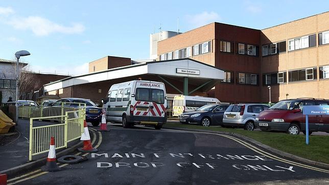 Escándalo en Reino Unido tras salir a la luz cientos de negligencias en un hospital durante años