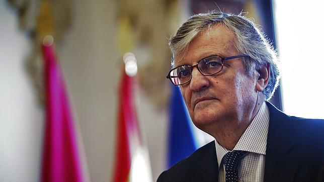 El fiscal general afirma que hay indicios para investigar el «caso Bárcenas» hasta el final