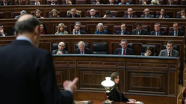 Hartos del «y tú más»