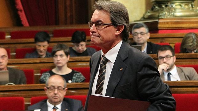 Artur Mas sigue con los recortes y deja a los funcionarios con otra paga menos