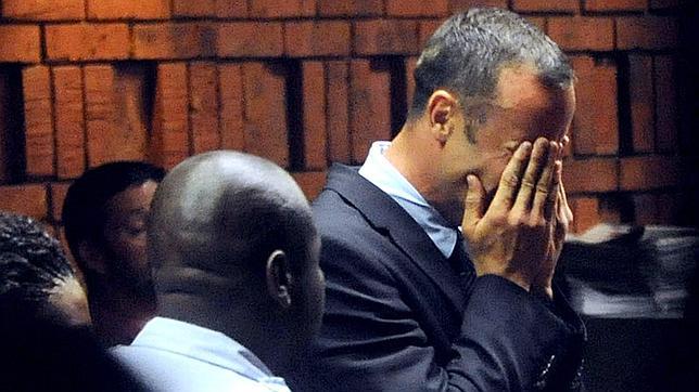 Oscar Pistorius seguirá en prisión preventiva hasta el próximo martes