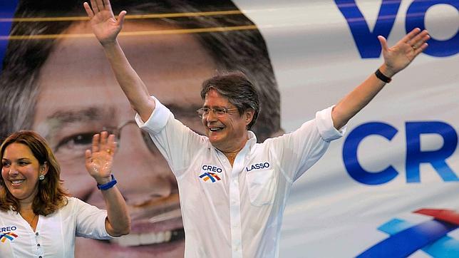 «La izquierda debe saber que Correa va contra la democracia»